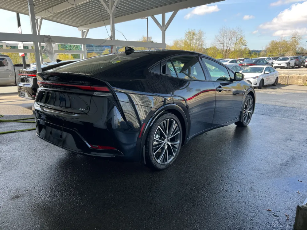 2023 toyota prius hybrid xle black 6